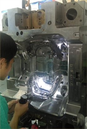 车灯模具前期省模