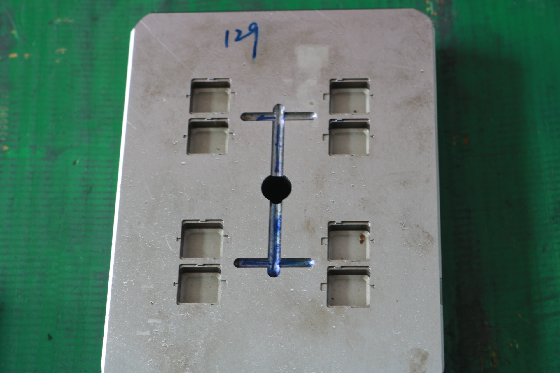 硅胶模具抛光